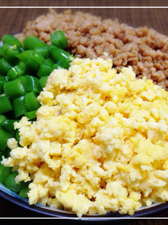 簡単 我が家の三色丼-レシピのメイン写真