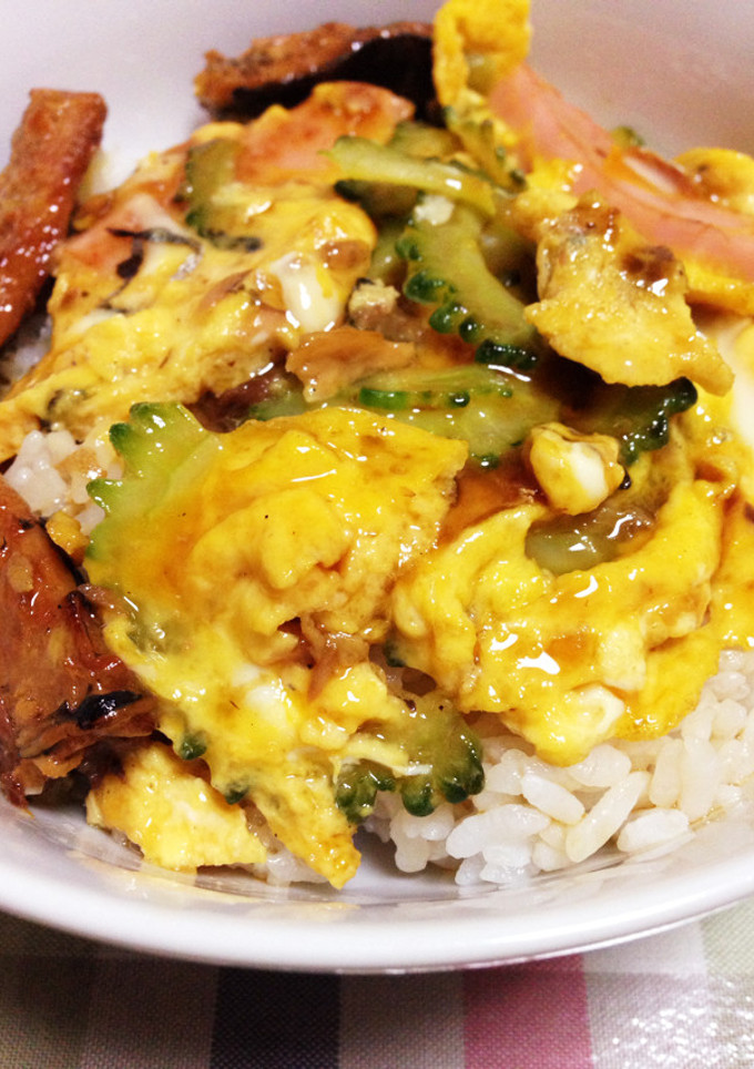 さんまの蒲焼き缶deゴーヤ入卵とじ丼-レシピのメイン写真