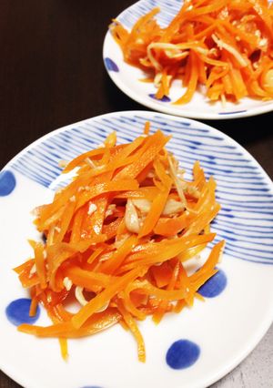 蒸し炒め！塩麹で人参エノキ-レシピのメイン写真