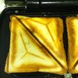 我が家の定番★バジルソースのホットサンド