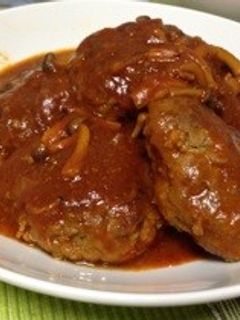 トマトジュースで煮込みハンバーグ-レシピのメイン写真