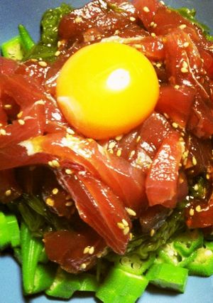 夏バテ防止!おくらとめかぶのまぐろユッケ-レシピのメイン写真
