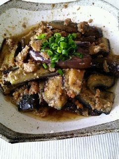 ハンバーグのリメイクで茄子の肉味噌炒め-レシピのメイン写真