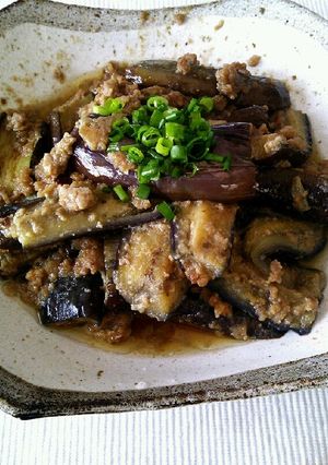 ハンバーグのリメイクで茄子の肉味噌炒め-レシピのメイン写真