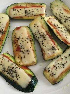 簡単ズッキーニのチーズ焼き-レシピのメイン写真