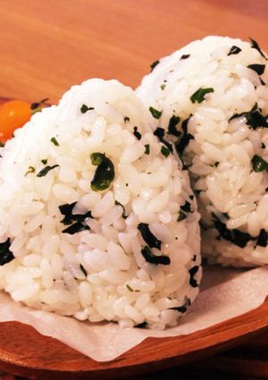 ごま油香るワカメご飯♪-レシピのメイン写真
