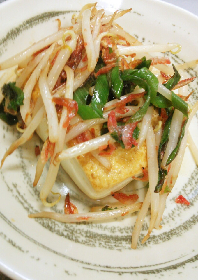 簡単、豆腐ステーキのモヤシと桜えび仕上げ-レシピのメイン写真