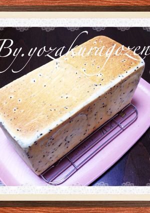 ♡健康美味ふんわり黒ゴマ食パン♡HB使用-レシピのメイン写真