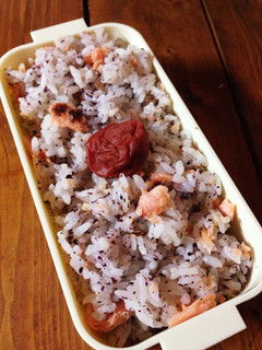 鮭フレークとゆかりご飯-レシピのメイン写真