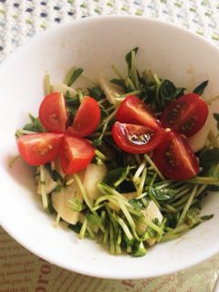 豆苗と長芋のわさび醤油和え-レシピのメイン写真
