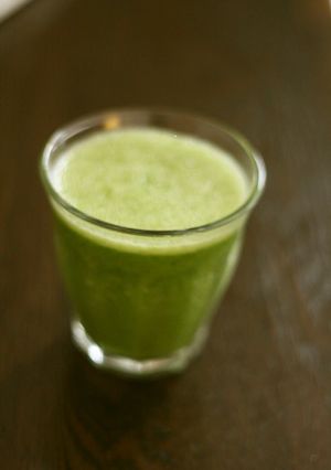簡単★空芯菜で基本のグリーンスムージー-レシピのメイン写真