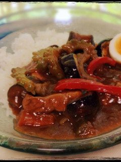 ゴーヤと夏野菜のカレー、色あざやか!-レシピのメイン写真