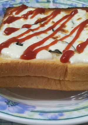バジルチーズトースト-レシピのメイン写真