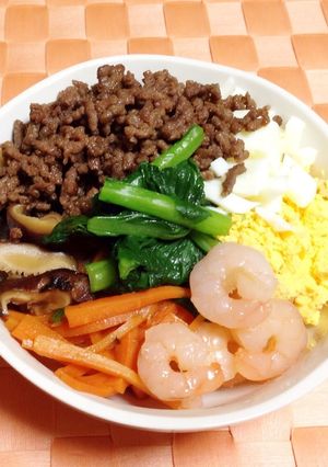 ☆五色丼ぶり☆-レシピのメイン写真