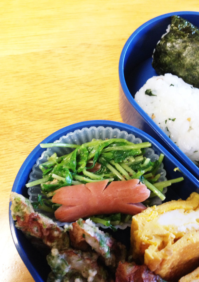 お弁当の隙間に♪ウィニーと豆苗の和え物-レシピのメイン写真