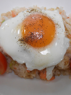 残った焼き鮭で・鮭玉子チャーハン-レシピのメイン写真