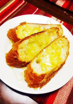簡単！蜂蜜＆バターフランスパン♪-レシピのメイン写真