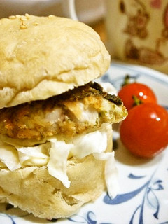 手軽に食べよう!サバのフィッシュバーガー-レシピのメイン写真