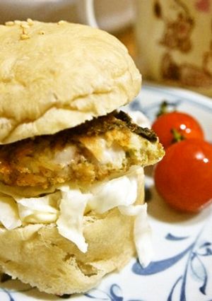 手軽に食べよう！サバのフィッシュバーガー-レシピのメイン写真