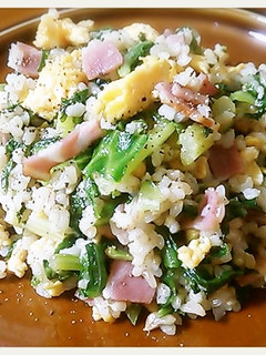 セロリとレタスの玄米炒飯♪-レシピのメイン写真