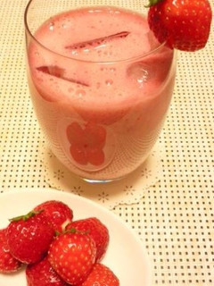 スムージーカクテル♡スイートストロベリー-レシピのメイン写真