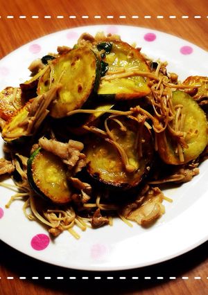 ズッキーニとエノキの豚肉炒め-レシピのメイン写真