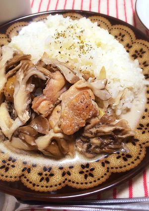 【話題入り】鶏もも肉と舞茸のクリーム煮-レシピのメイン写真