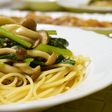 小松菜としめじのパスタ(バターだし醤油)
