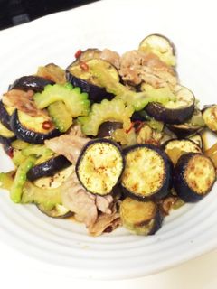 夏のお野菜☆ゴーヤとナスのピリ辛炒め-レシピのメイン写真