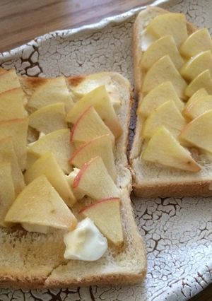 マヌカハニーアップルクリチトースト-レシピのメイン写真