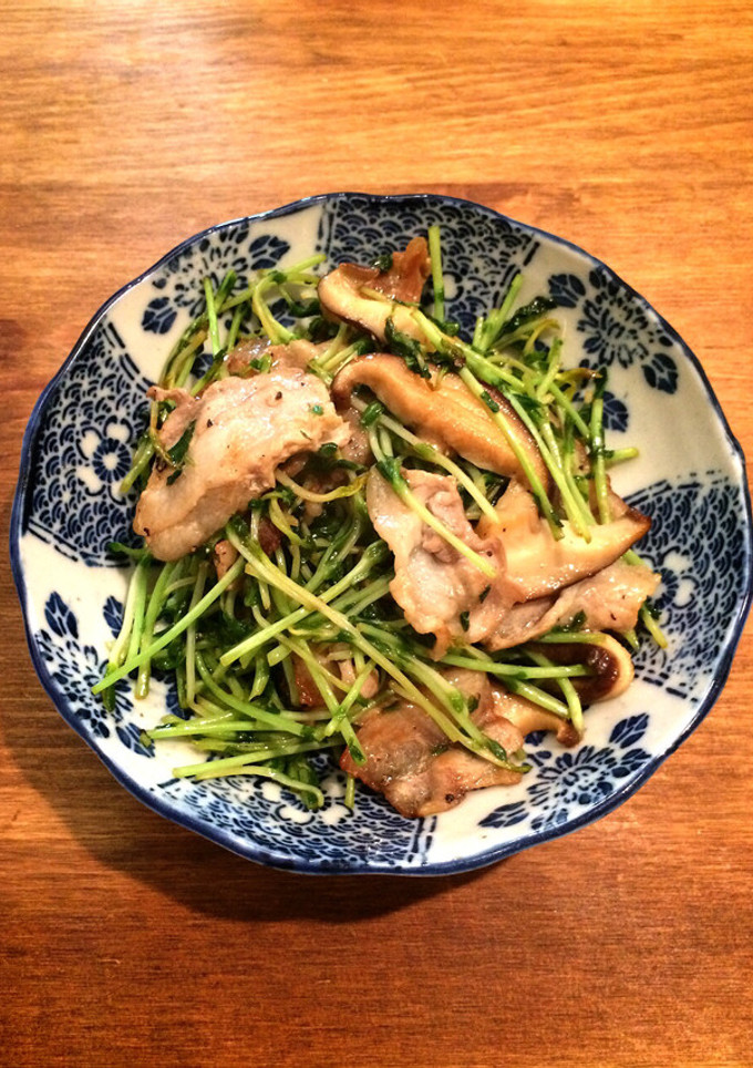 簡単！豆苗と豚肉・椎茸の男気炒め-レシピのメイン写真