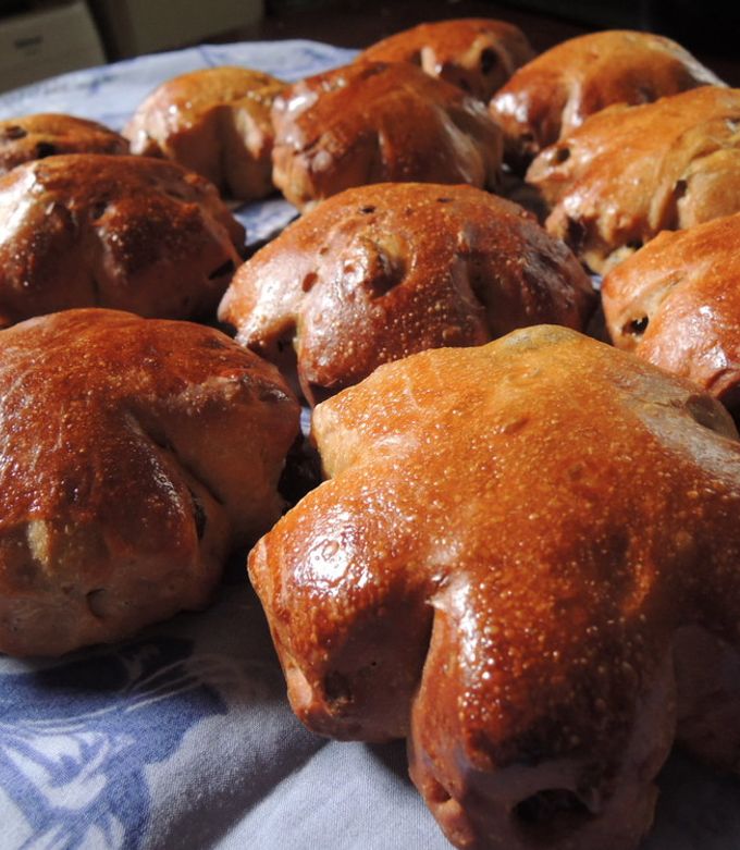 レーズンとくるみの黒糖パン by TYSK 【クックパッド】 簡単おいしい