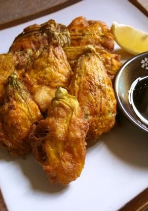 ズッキーニの花の柔らか絹豆腐揚げ-レシピのメイン写真