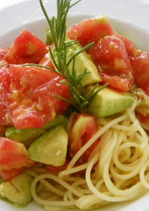 冷製パスタトマトアボカドローズマリー風味-レシピのメイン写真