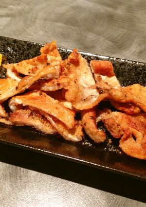 簡単過ぎ！鶏皮カリカリ-レシピのメイン写真