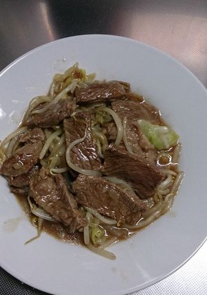 牛肩ロースステーキで野菜炒め-レシピのメイン写真