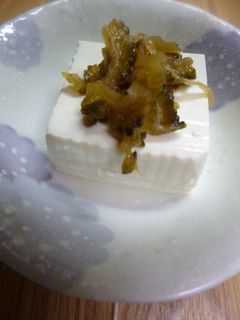 ゴーヤの佃煮をのせた冷奴-レシピのメイン写真