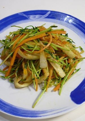 減塩！豆苗と竹輪のピリ辛マヨ醤油炒め-レシピのメイン写真