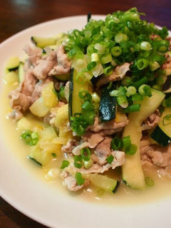 塩レモン ズッキーニと豚肉炒め-レシピのメイン写真