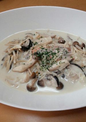 サーモンとキノコのクリーム煮-レシピのメイン写真