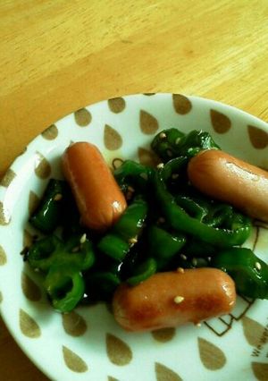 お弁当に☆ウィニーとピーマンの甘辛炒め☆-レシピのメイン写真