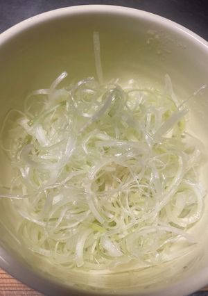 ラーメン屋が教える!白髪ネギの美味しい作り方-レシピのメイン写真