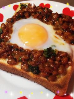 食べるラー油で納豆トースト-レシピのメイン写真