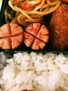 お弁当に❁ウィンナー飾り切りクローバー-レシピのメイン写真