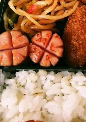 お弁当に❁﻿ウィンナー飾り切りクローバー-レシピのメイン写真