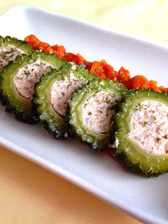 ゴーヤーの肉詰めカレートマトソース添え♪-レシピのメイン写真
