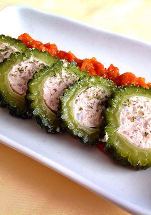 ゴーヤーの肉詰めカレートマトソース添え♪-レシピのメイン写真