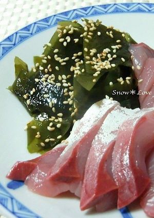 お刺身の『けん(つま)』わかめ＋白ゴマ-レシピのメイン写真