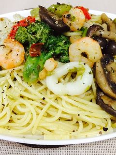アヒージョで魚介とブロッコリーのパスタ-レシピのメイン写真