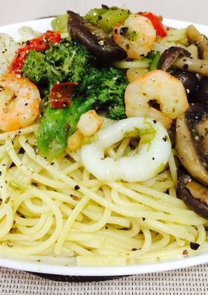 アヒージョで魚介とブロッコリーのパスタ-レシピのメイン写真